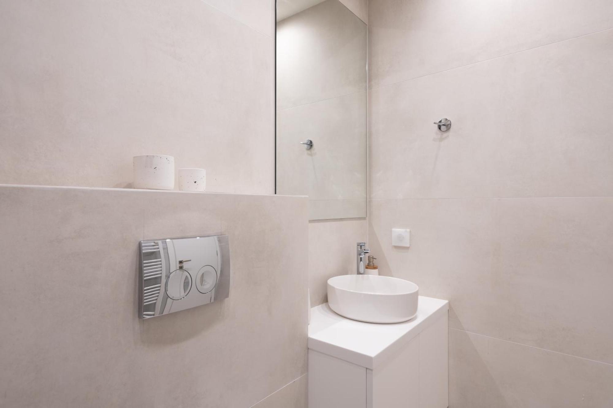 Newly Renovated 2 Bedroom Apartment, 5Min To Metro 雅典 外观 照片